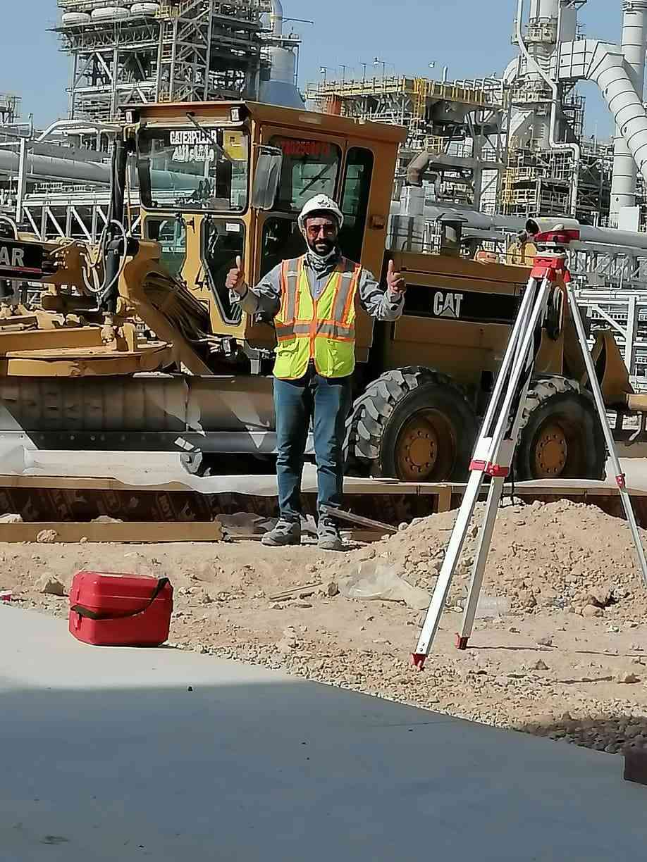 السلام عليكم ورحمة الله وبركاته شلونكم شباب ان شاء الله بخير انا اخوكم سائق گريدر وشفل وابحث عن عمل بأي مكان قريب بعيد للتواصل***********
*********** ضاحي
