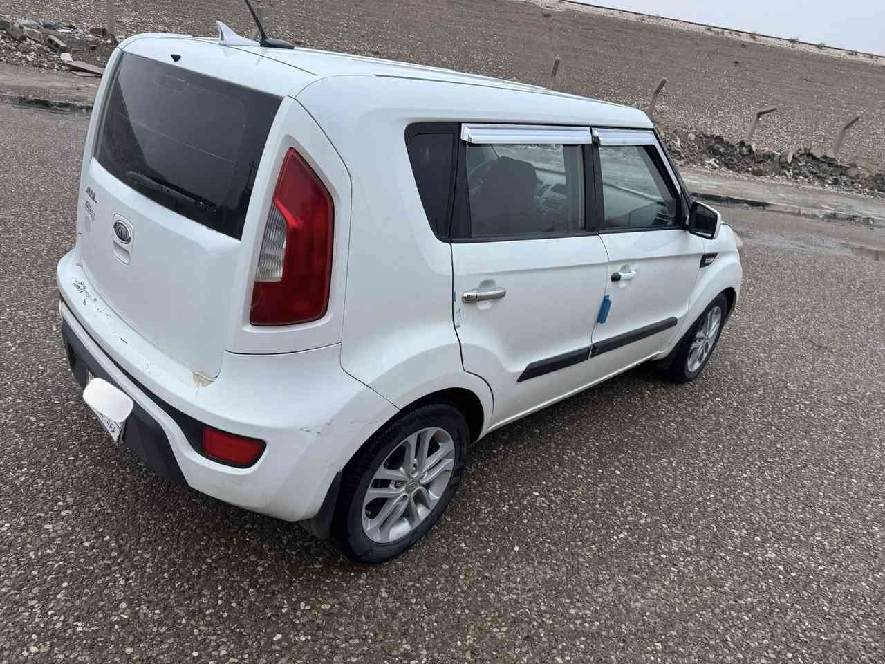 السلام عليكم 
KIA. كيا صول 2012
اللون : ابيط 
سعة المحرك : 1600 

سنويه جديد
مشروع وطني جديد 
دفتر بانزين بي 
كير محرك شرط لا صرف ولا بخار صدر امامي خلفي كله جديد
تخم تايرات جديد
سياره بي صبغ ثلاث قطع بدون دواخل
سعر ( 80 $ ) بي مجال بسيط 
رقم سياره //كركوك

رقم هاتف ☎️  ( *********** )
