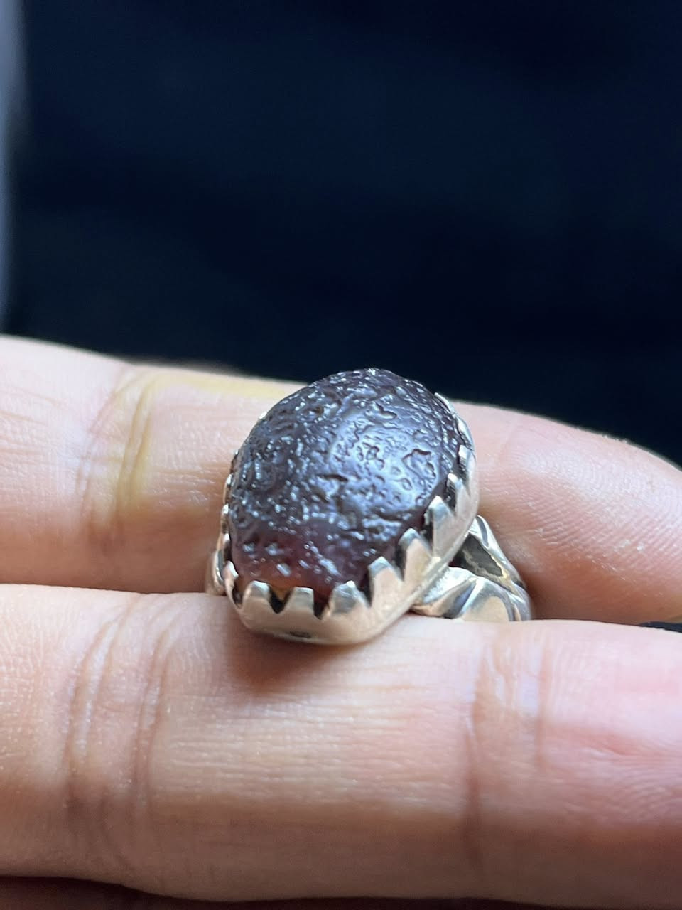 دلوه عقيق كرزي
صياغة يدوية

الشراي***********

المكان بغداد حي اور 

توصيل ماعندي
