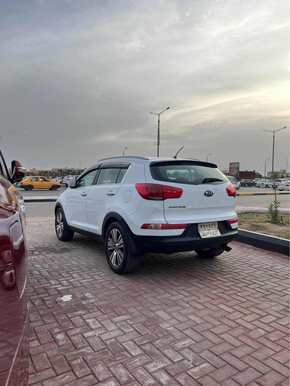 كيا سبورتج 2015  البيع 
السعر 148مجال بصيط كلش 
كفاله عامه عده شبر بل باب العبري صبغ
محرك 2000 دوش استخدامي الشخصي صارله 6 سنوات عدي ماشيه 130 الف 
جديده وجهزة 
 السيارة اربيل منتهيه بسم شركه 
حساسات خلفية 
 تحكمات ستيرين مع مثبت سرعة 
تبريد وتدفئة ممتاز
تحكم مراية كهربائي 
اطارات جديدة
باتري جديد
 5 ويل كب 
العنوان البصرة جمهورية 
الاستفسارات ***********
وات ساب *********** البصرة, العراق
