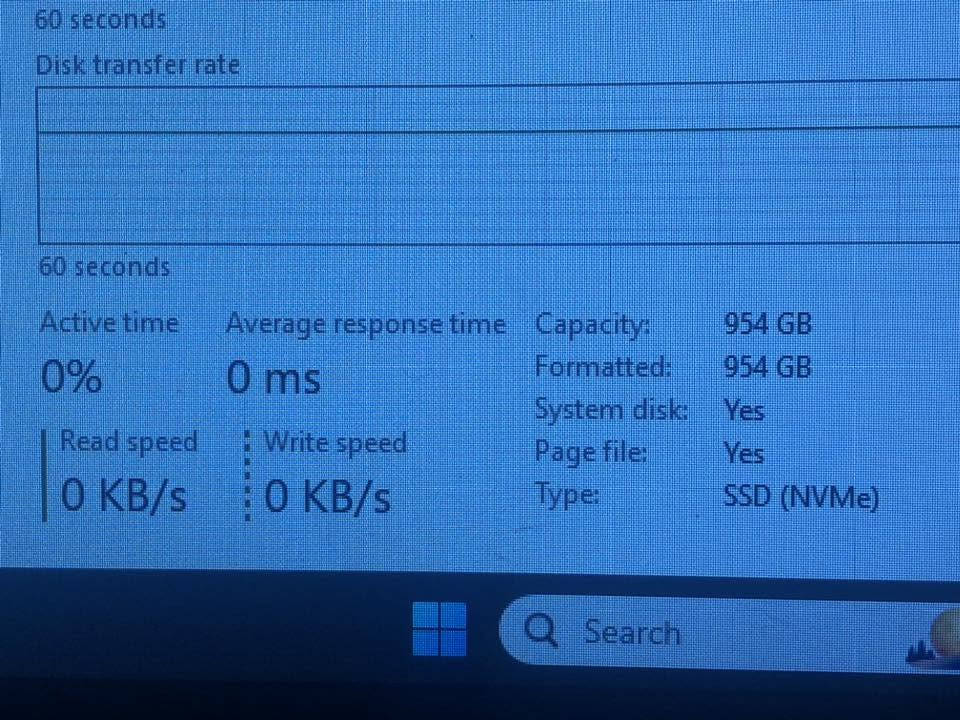 السلام عليكم اخوان pc للبيع معا طاوله و ups و شاشة وماوس وكيبورد وسماعة للبيع للاستفسار  *********** المواصفات موجوده بالصور
