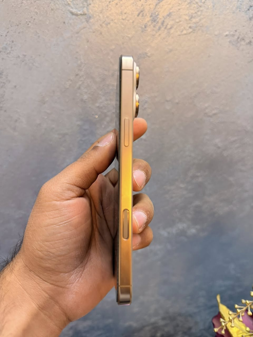 السلام عليكم ورحمة الله وبركاته 
ايفون 16 برو ماكس ذاكرة 256 داخل الضمان وبطارية 97  مكان التسليم بغداد  الكرخ تاخذ التليفون من باب البيت 
***********
