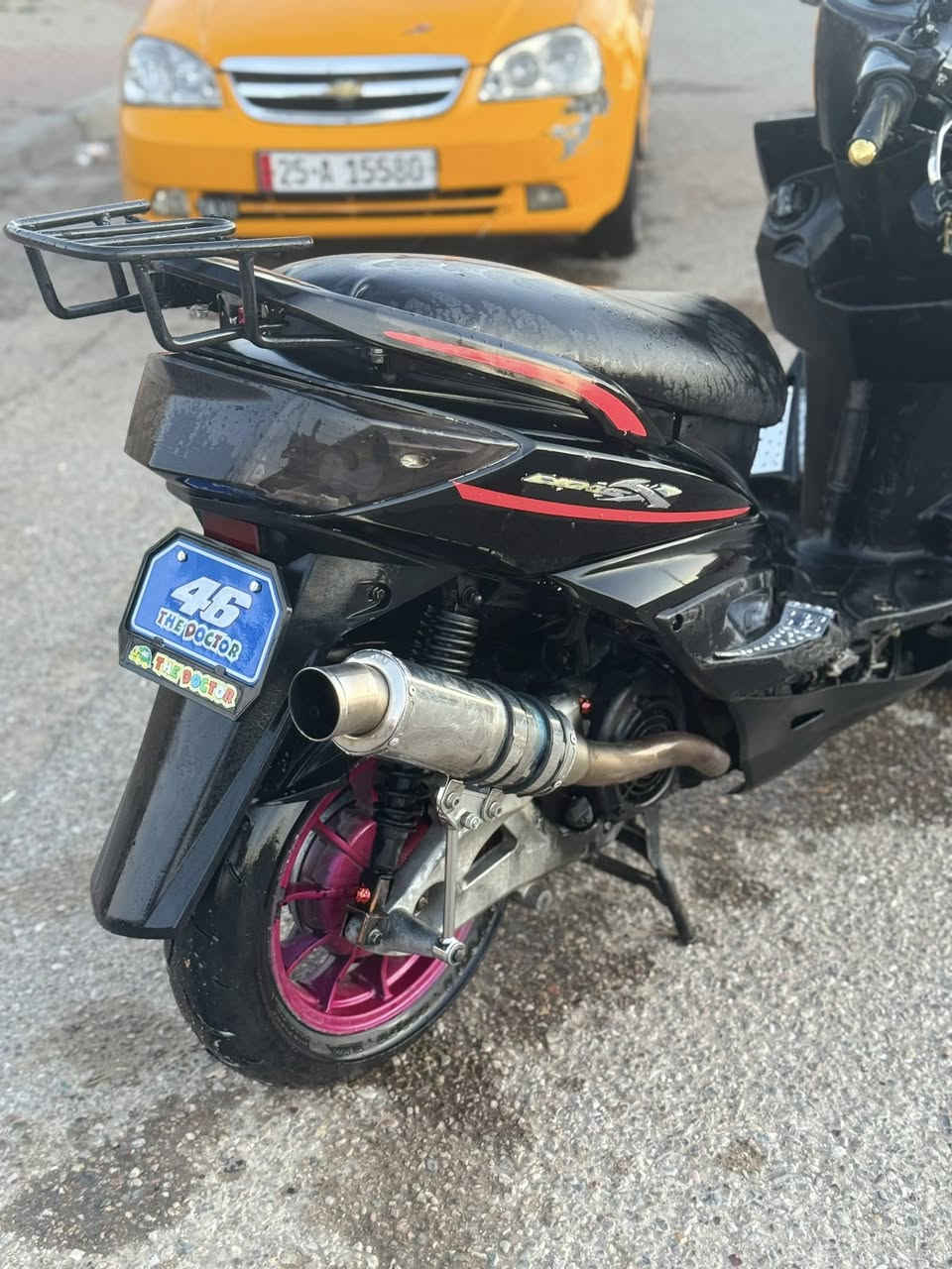 السلام عليكم دراجه سكنس فحل نوزل 6 خطوط  دراجه مزوده خارجي كلجات امامي خلفي رياضي ويل بلادي تزويد تفصيخ صالنصه رياضي دراجه شلعه ومعدل طياره وبيها غراض تزويد نواعم نقصها ترايش بس مكفوله من كلشي محرك برغي ما مفتوح بلاديه عل كامل السعر 950 عنوان كركوك القادسيه الثانيه رقم ***********
