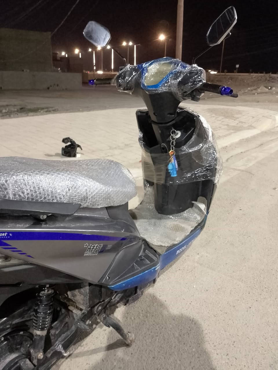 سلام عليكم من رخصه الادمن دراجة شحن للبيع دراجة نضيفه كل نقص مابيها بطاريات عدد البطاريات  7 اشاير كهربايات كلها شغاله مكاني رمادي تاميم الاستفسارات ***********
