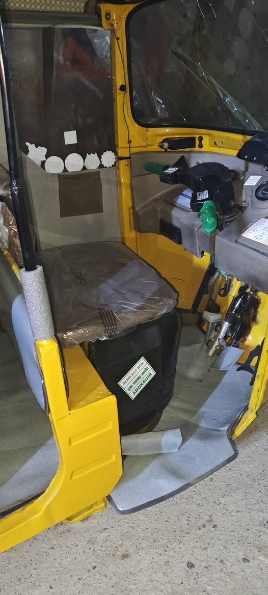 سلام عليكم تكتك مديل 2018داخله بل 19بشهر1
كشر مكفول فقط بارد بل لغد  مكينه جديده 
مكان بلديات 
***********
سعر5200
