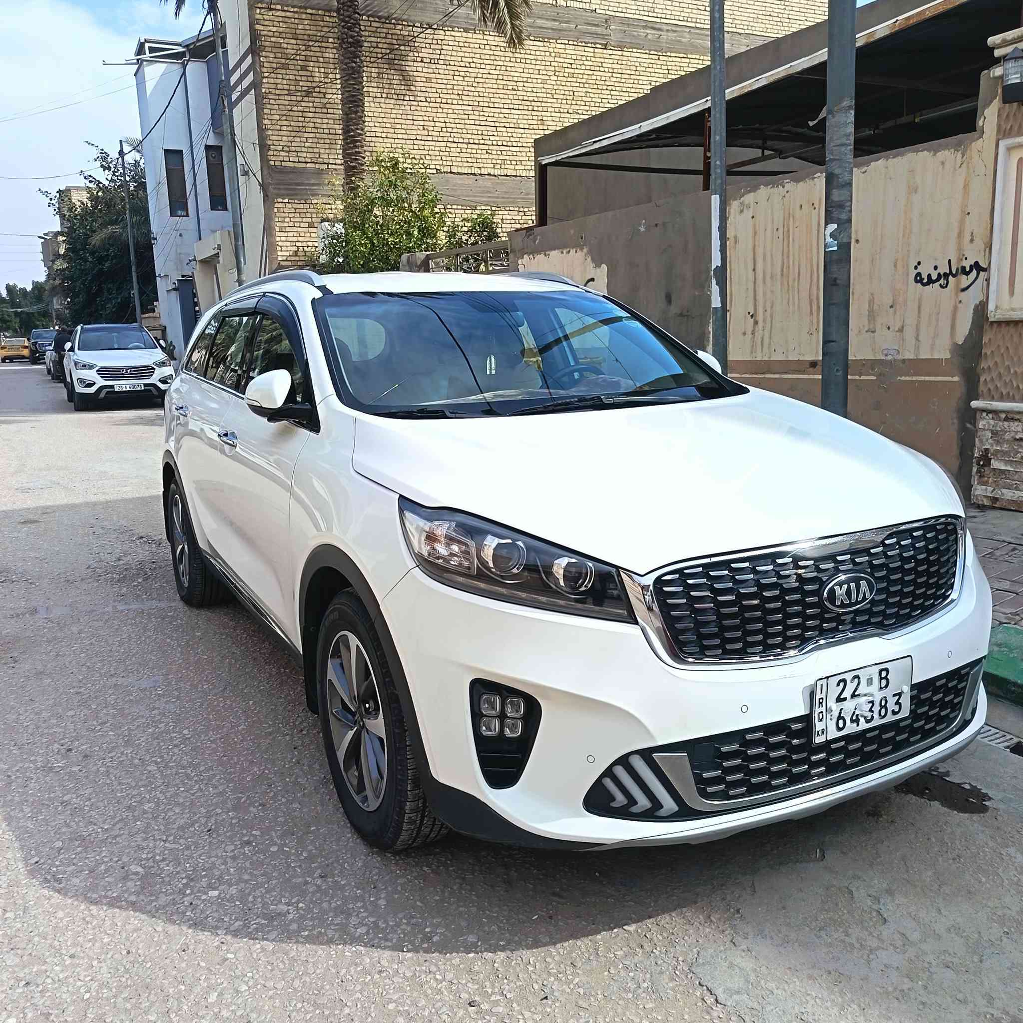 السلام عليكم ورحمة الله وبركاته
سورنتوا 2020  V6 خليجي  فول مواصفات عدا البانوراما
بصمة
ثلاث قطع تبريد
سبعة راكب
مري شفط
تحكم ستيرن
حساسات امامي وخلفي
جنطة كهربائية
رقم اربيل السنوية بأسمي مداور مباشرة هزة ساقطة وايضا سنوية ساقطة 
السيارة نظيفة استخدام شخصي تخم تاير جديد وباتري جديد
الضرر فقط جاملغ امامي مبدل وكالة شركة
مكاني نجف كوفة حي المتنبي
السعر ٢٤٥ وبيها مجال
للاتصال *********** غير متواجد عالفيس
واتساب موجود
