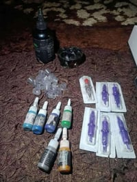 هوكين مستعملات شي قليل هوك الاحمر 5ساعات يشتغل ولهوك الاسود دبل بطاريه...