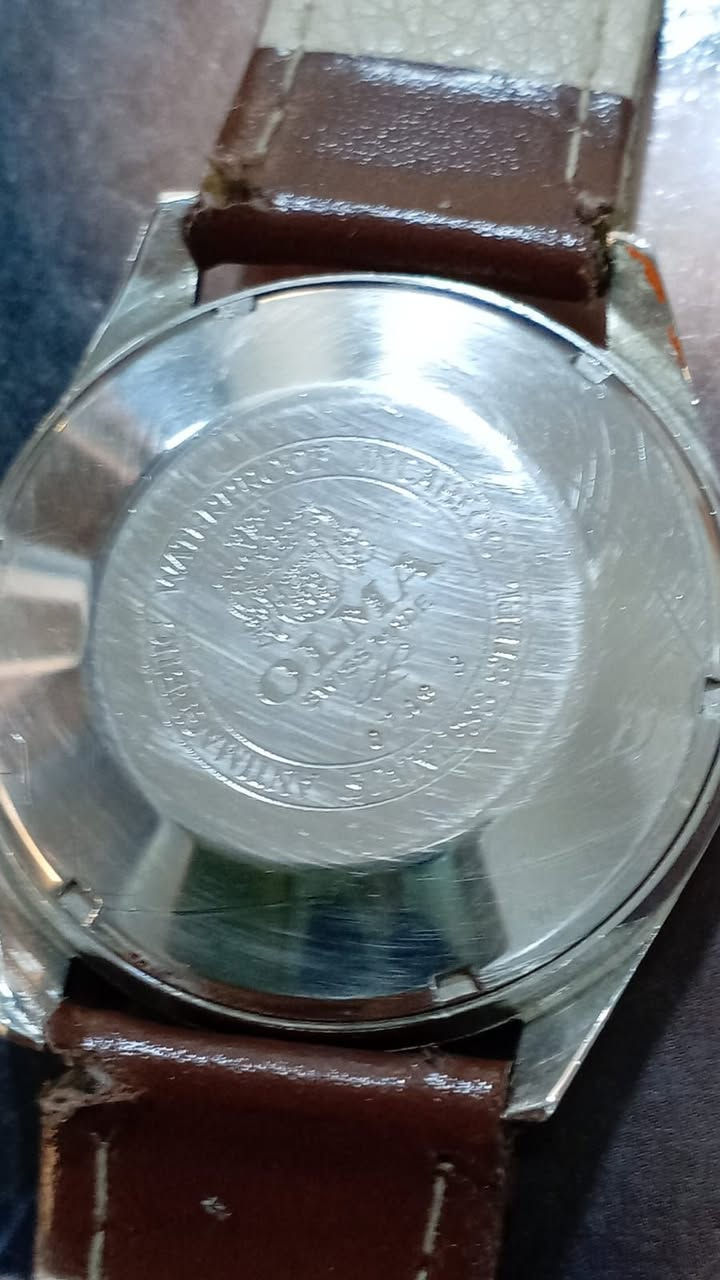 السلام عليكم
بعد أذن القائمين على الاداره 
ساعه ماركه( OLMA ) اولما
فنتج اوتماتك 
منفذ شهري 
قطر ٣٧ ملم 
نضافه جيده جدا سير جلد غير معلم
دكمه معلمه 
السعر  ١٥٠ الف 
توصيل جميع محافظات العراق 
تواصل ماسنجر أو وات ساب
***********
