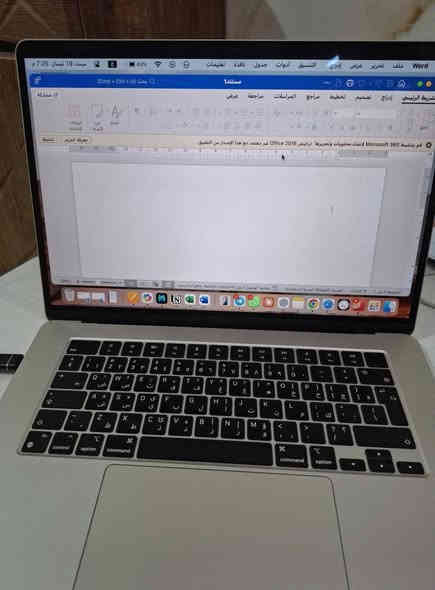 السلام عليكم 

MacBook Air M2 15 inch 2023

المواصفات:-
-الشاشة: 15،3 إنش
-سنة الإصدار: 2023 
-المعالج: M2
-الذاكرة العشوائية: RAM 8GB
-التخزين: SSD 256GB
-الحالة: ممتاز جداً جداً كالجديد 
نظافة 💯

اللون الذهبي ( ستار لايت) 

شرق اوسط 
يعني مو مال باله 
البطارية 96% 

السعر مليون وخمسين 

حي الجامعة *********** 

الكرتون موجود
والشاحن الأصلي
