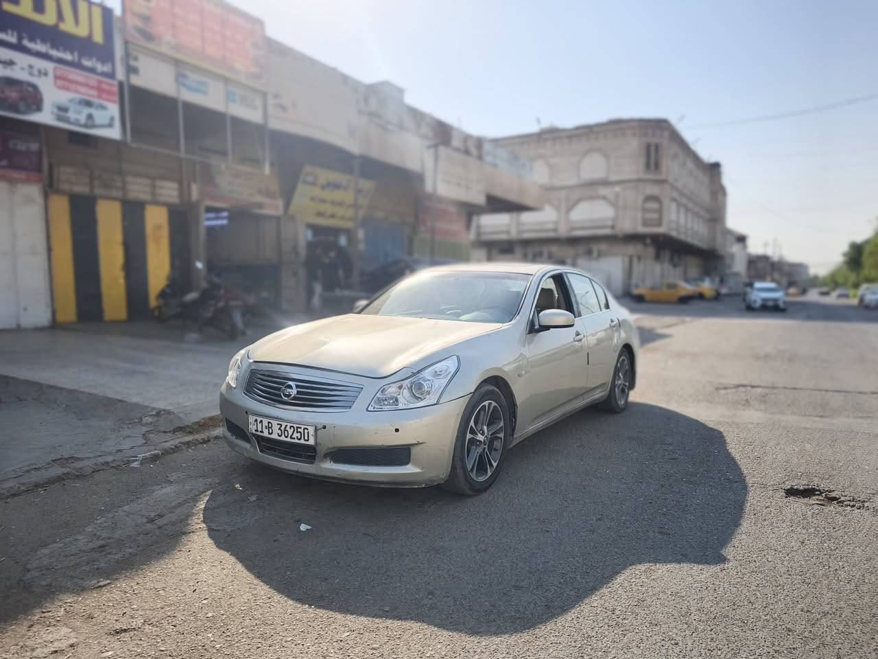 السلام عليكم انفنتي  G35 للبيع
موديل /2008
السيارة فول مواصفات 1/1 
بصمه تشغيل وابواب وصندوق 
شاشه  +كامرة خلفية +حساسات
كشنات جلد  وخزن ميموري +تدفئه كشنات 
فتحت سقف +تحكم ستيرن+شفتات رياضي
سيستم صوت+داخل لون بيجي
___________________________________
بيها فقط طه بل جاملخ أيمن +مصبوغه عام 

السعر 65 وبيها مجال بسيط 
مكاني بغداد
او الاتصال عالرقم / ***********

