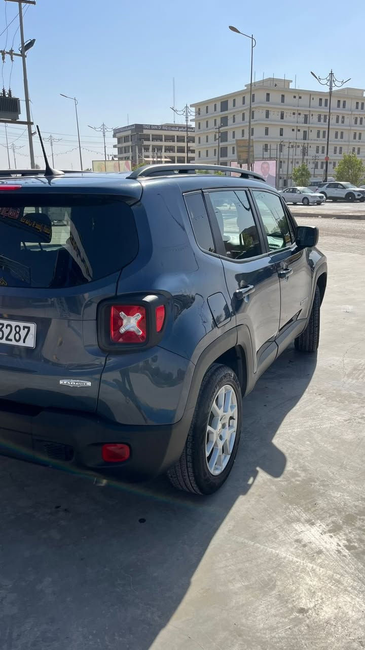 جيب رنيكيد لوليتود 2022رقم اربيل موصفاتهة محرك 1300 تيربو تشغيل بصمة كشن كهرباء رادار توقف تلقائي ردار نقطعة العمياء رادار كامرة تحديد مسار تدفئة بالكشنات وبالستيرن ماوس 4 وضعيات قيادة شاشة كبيرة كاربلي نظام اطفاء المحركة عن التوقف بالترفك هاند بريك كهربائي 4 ويل ... 
145 وبيهة مجال 
***********
