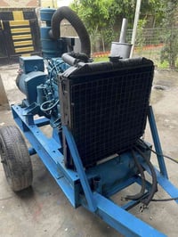 للبيع مولد نيسان ٤ بستم ٣٠ كيفي ثري فيز ١٢٠ امبير السعر مليون ونص العن...