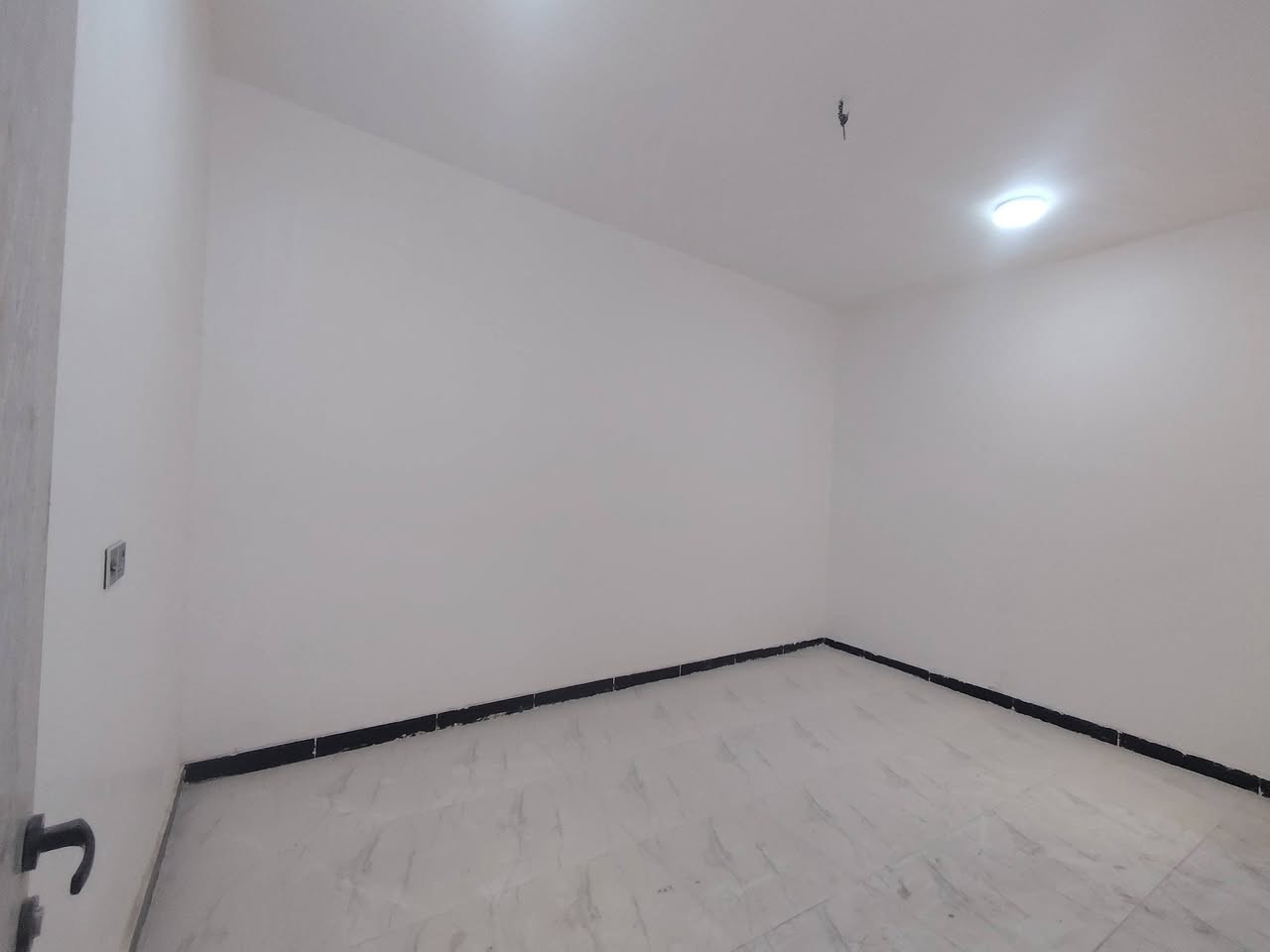 ‼️للايجار ‼️للايجار ‼️للايجار🏠  مقابل ملحق قرية الغدير عمود 314بلخط الثاني
📍 الموقع: محافظة النجف الأشرف

بيت 50متر بناء جديد تانكي وصخان بي لبيت كامل معايزه شيء خط مولد بي لبيت بيت جاهز للسكن

🟠 تصميم الخارطة : 

غرفة  - صالة  -صحيات  -مطبخ - منور 

ــــــــــــــــــــــــــــــــــــــــــــــــــــــــــــــــــ

سعر الايجار 200الف 

📌اكتب تم وستصلك التفاصيل على الخاص.

او من خلال الارقام التالية. ‼️

***********
