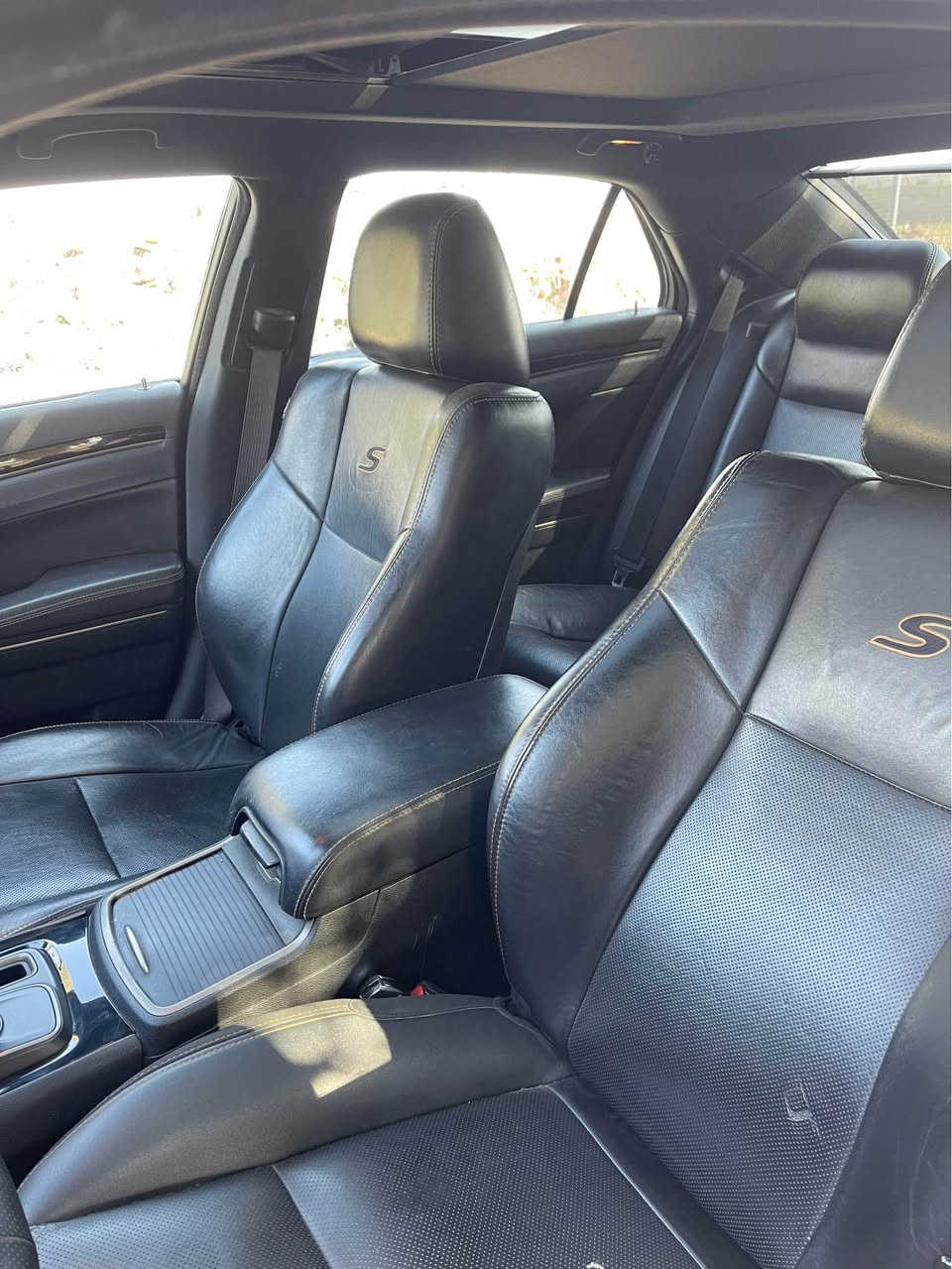 كرايسلر S 300 كولد-2018 محرك 5700 مكينه وكير بشرط برغي ممفتوح العداد 100 الف كيلو متر موصفات S كولد 1/1 بصمه تشغيل فتحته بانوراما شفتات استيرن نظام سبورت كشنات جلد S كشنات تدفئه تبريدبرده خلفيه كهرباييه مرايات قلابه حساسات وباقي موصفات S المعروفه رقم سليمانيه بسمي سنويه وفحص وهزه كله جديد السعر 228 ورقه وبيها مجال صور السونار والحادث بلمنشور *********** خناقين, ديالى
