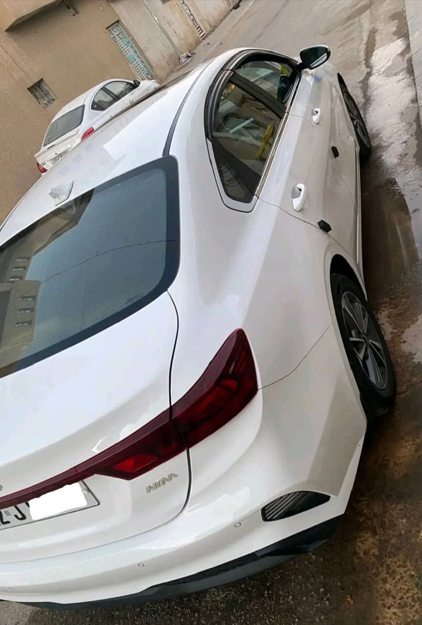 سلام عليكم.                                                                سيراتو 2024البيع السيارة جديدة كلش حلوه مقفولة كفالة عامة ماشية 24 تعتبر زيرو فول مواصفات مكينة 2000 سعرها. 200  الاتصال على الرقم : ‏‪***********‬‏.  راسلني خاص وضا الخاص ماكو علق واني اراسلك مكاني بل نجف
