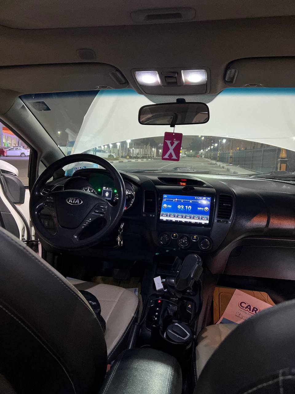 السلام عليكم سيراتو موديل 18 فول مواصفات عده البصمه السياره خير من الله ماشيه 140 الف تقريبا كير ATالمرغوب  مكينه 2000 سياره نضيفه من جدا بيه صبغ شبرين بل بنيد اثار خدوش وشبرين صبغ بجاملغ الخلفي وبيه شبرين بارد فقط  كل التفاصيل مكتوبه معروضه ب150$  مكاني بغداد الكرخ                   ***********
