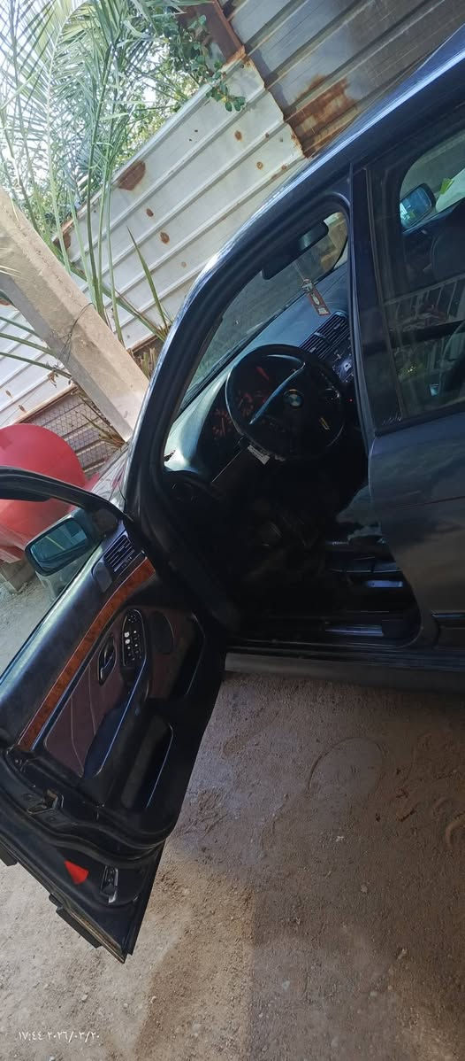 السلام عليكم اخوان بي ام صقر السياره دبل فانوس 28 2001 سياره مكينه وقير كفاله روحي السياره صبغ فقط جماعيه سعر السياره 65 وبيها مجال العنوان البصره سياره فتحه بيها مشكله بسيطه بالكهربائيات سياره صار اربعه اشهر واقفه راعيها موجود كردي***********
