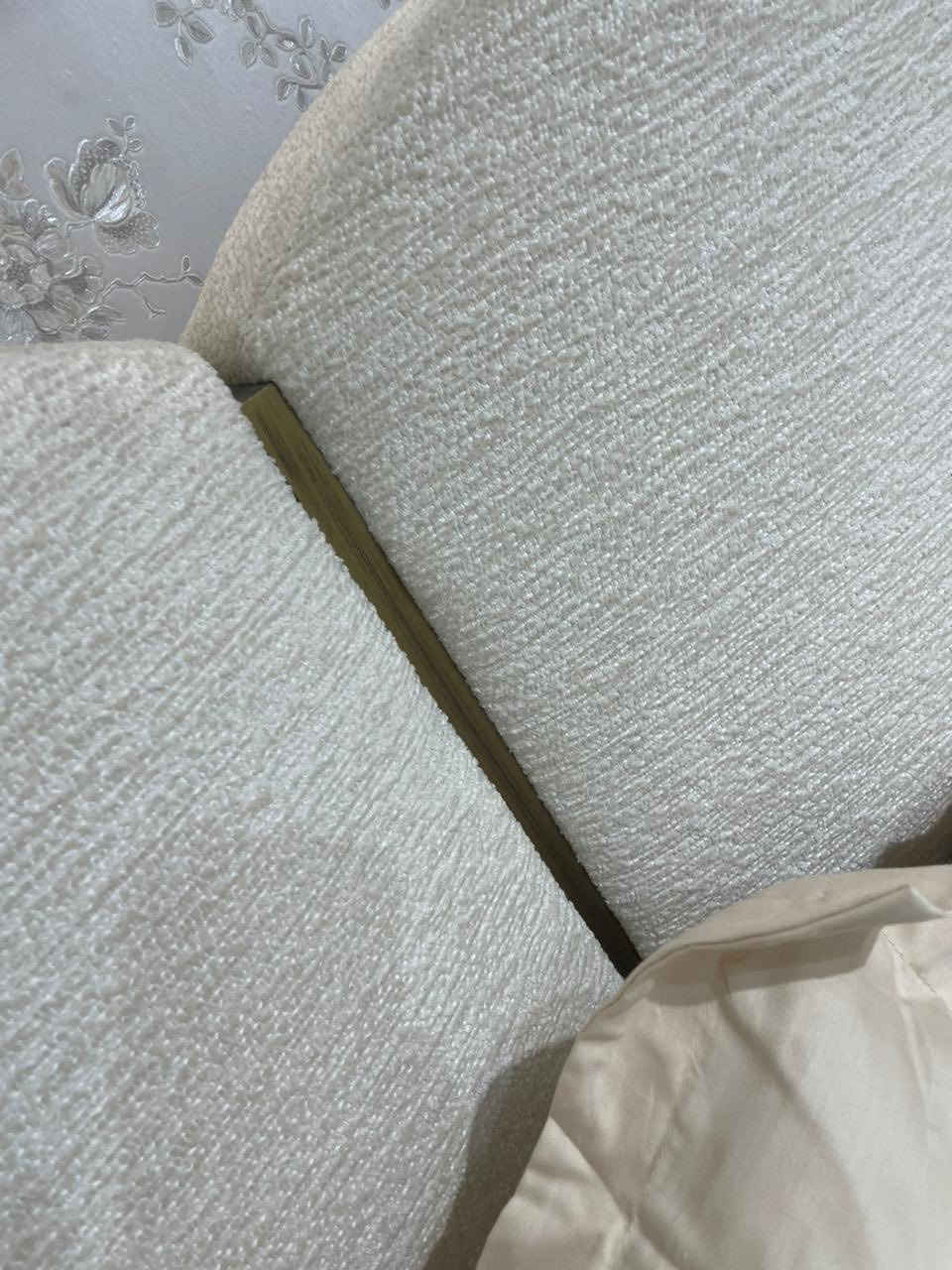 السلام عليكم ، غرفة مستعملة لمدة ٨ اشهر نوع دانتي - تركي
١٠ قطع 

عرض الكنتور مع الملحق٣٦٠ ابواب هيدروليك
السرير مع الكومديات ٣٢٠
ميزاتواليت 
درور مجرات هيدروليك
مراية قيافه
طابوريه
شازلون

السعر  2,5 مليون 

للطلب الاتصال: 
***********
