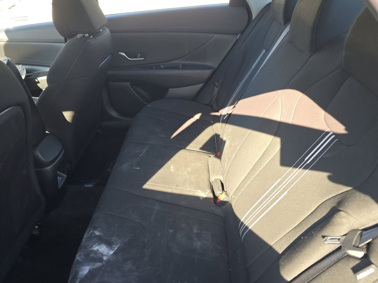 سلام عليكم 
النتره موديل 24 حادثها كما واضح بالمنشور 
مكفوله من الحادثه المسبق والصبغ حاليا بالحره 
سعرها 95 قفل على كتاب ذوي شهداء ب105 ماعده وصل الضريبه ستفسار ***********
يوجود عديد من سيارات داخل المنطقه الحره 
يوجود كروب واتساب https://chat.whatsapp.com/GixH6PjafciIKrzP2u63FA
