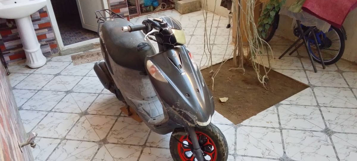 سلام عليكم دراحه للبيع نقصها ماكنيت شحن وافج ابريك امامي سعرها 450 قفل ‏‏‪***********‬‏ هذه رقمي العنوان كربلاء زبيليه قرب جامعت افريحه
