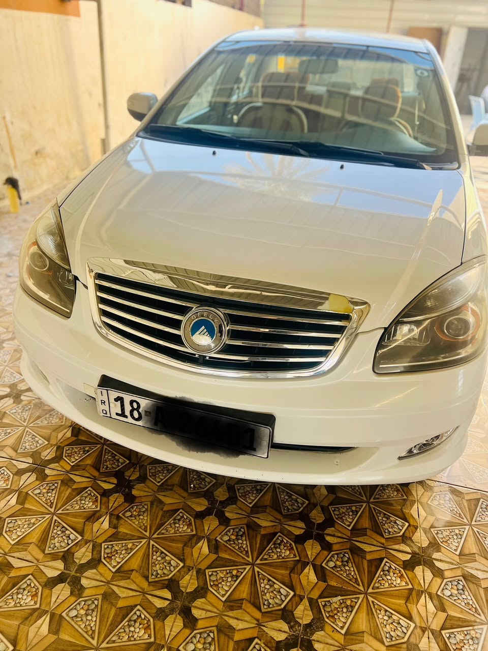 السلام عليكم
جيلي موبل موديل 12رقم إنكليزي بابل مصفرها غرامات 

السياره مكفوله لا صبغ او لا تبديل او لا ضربه نضيفه كلش 

مكينه او كير مكفولات حداديه جديده تخم تاير تبريد تدفئه 

مكان السياره بابل حي الجزائر السعر 63او بيها مجال 
رقم الهاتف ***********
