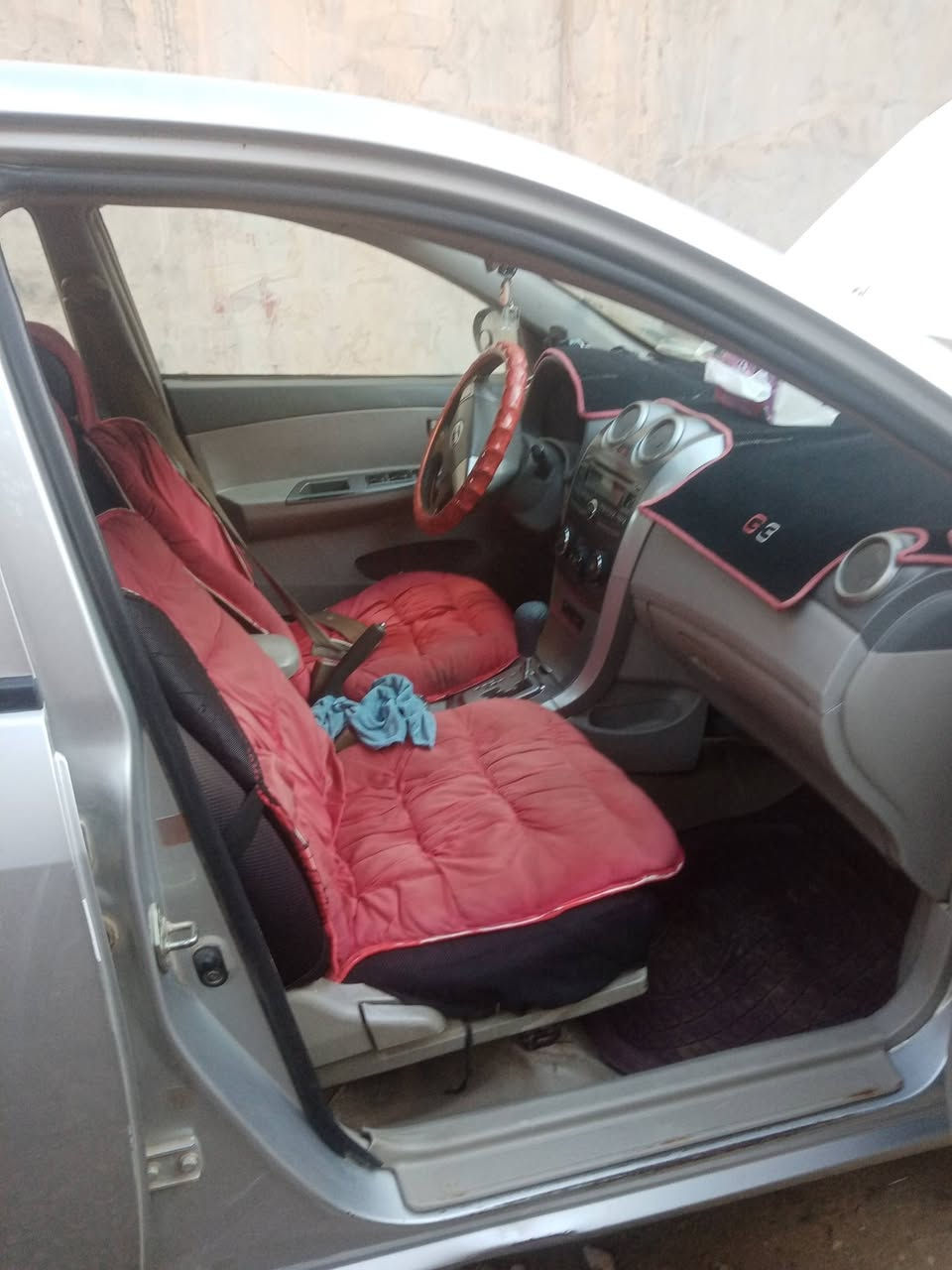 السلام عليكم
،. Byd بي وايدي 
موديل 2013 سياره جاهزه وخير من الله مكفوله مكينه وكير وصدر السنويه 2029

***********
