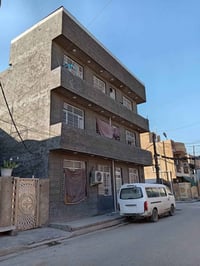 بناية للبيع مكونه من ثلاث طوابق تحتوي على ثلاث شقق كل شقه غرفتين وصاله...