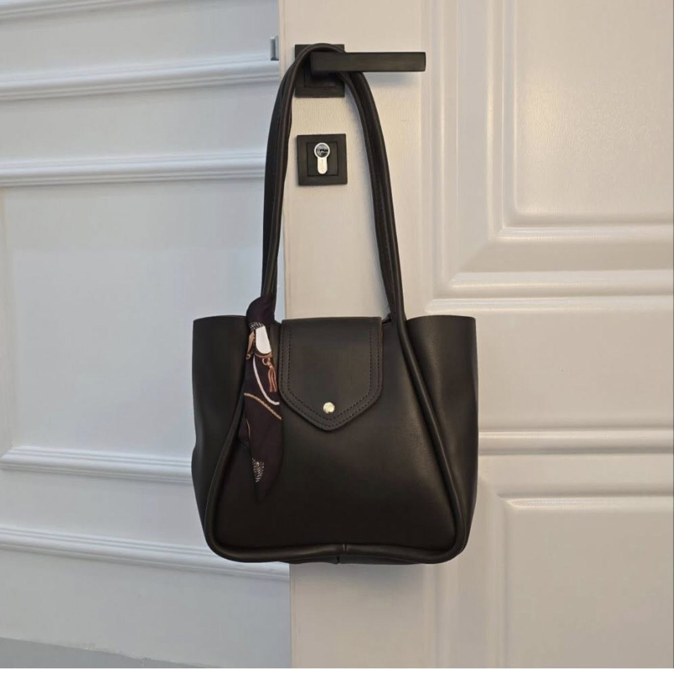 هذا الجمال كله بس بسعر 9 وشرط توصل نفس الي بالصوره
قياس الحقيبة العرض 
23 سم
36 سم ارتفاع
يوجد توصيل داخل النعمانية


**إذا كنت صاحب هذا الإعلان وتريد حذفه لأي سبب، رجاءا أرسل رسالة إلى الدعم الفني**