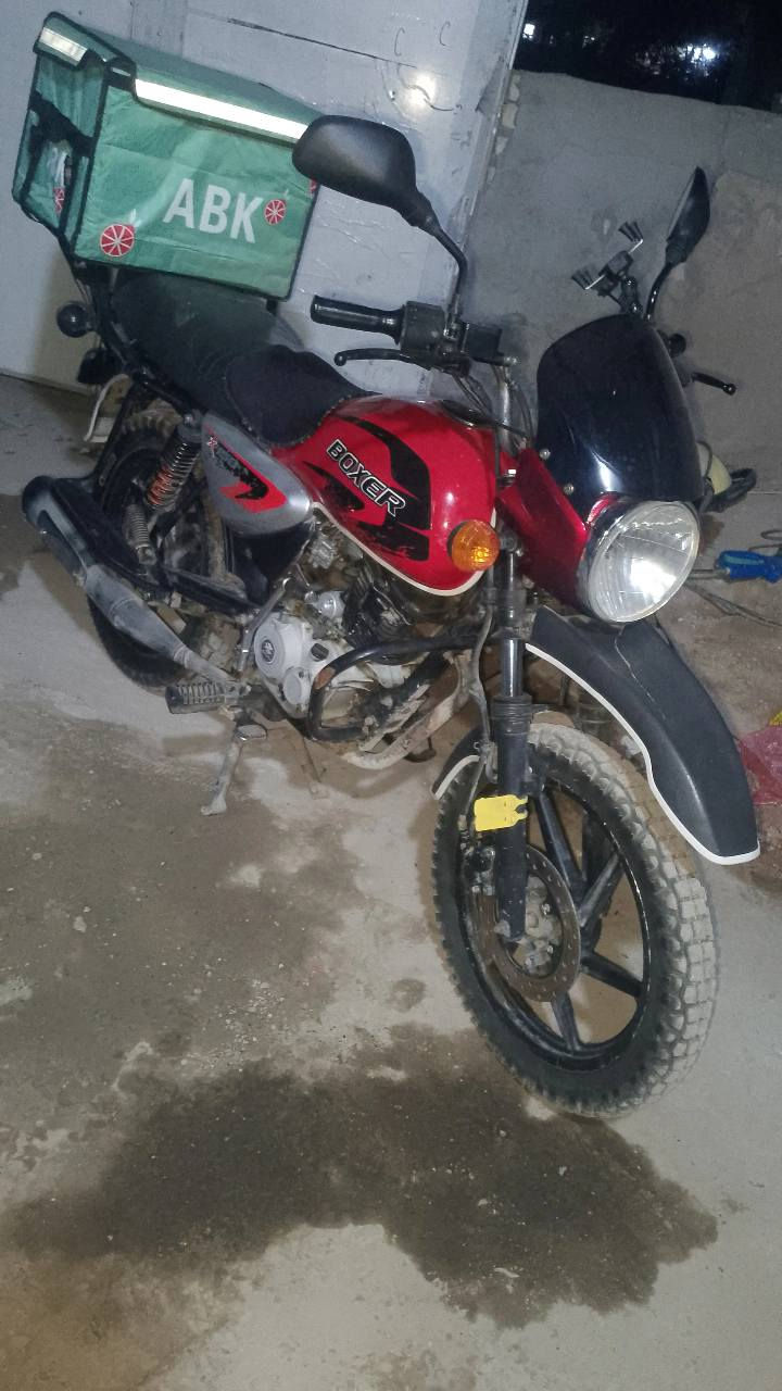 بوكسر جبلي موديل 23 كلشي جديد بيها وشرط وكاله ختم حت تخم تاير جديد دراجه خير من الله ومال شغل الشراي مكاني بغداد الامين ثانيه السعر 1400وبيها مجال بخدمتكم بدون اوراق اكفلك سرقه وعشاير***********
