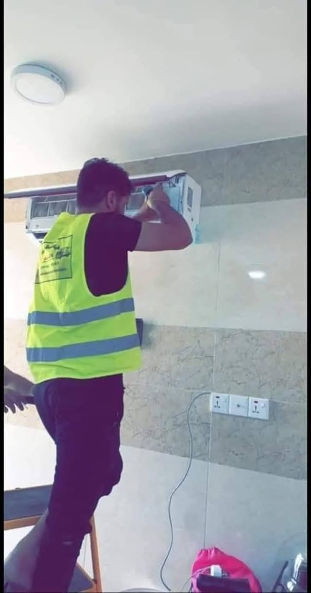 لنقل الاثاث داخل كركوك وخارج  السلام عليكم زبائن ***********.            ***********واتساب /اتصال 
ويانه💚كلشي سهل باذن الله 💚 من نقل الاثاث العام 🚛والتحويلات من بيت🏡 الى بيت اخر 🌹🏘️ توجد سياره  (هينو  +كنتر+(كيه) وكادر كامل من العمال الموهوبين في حمل الاثاث🦸🥷 والتحمل بما يرضي الله ويرضيك.
يوجد نجار يفتح ويشد الغرف عراقيه🇮🇶-تركيه🇹🇷-ماليزيه 🇲🇾 وايضا فتح وشد جميع انواع السبالت ❄

ما عليك غير انه تتصل وتدلل خلال دقائق تجيك قائمه العمل والاسعار وانت تختار الي يعجبك... 
وعند الاتفاق عليك الجلوس واحنا في خدمتك 🧿🕴️..وكل شي حسب 
طلب الزبون❤

فقط عليك الاتصال***********اتصال/ *********** وتساب +ماسنجر الصفحه
