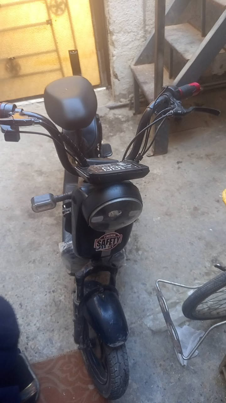 السلام عليكم دراجه شحن شغاله خير من الله للبيع او مراوس ابدراجه 60المكان المديه 
***********
