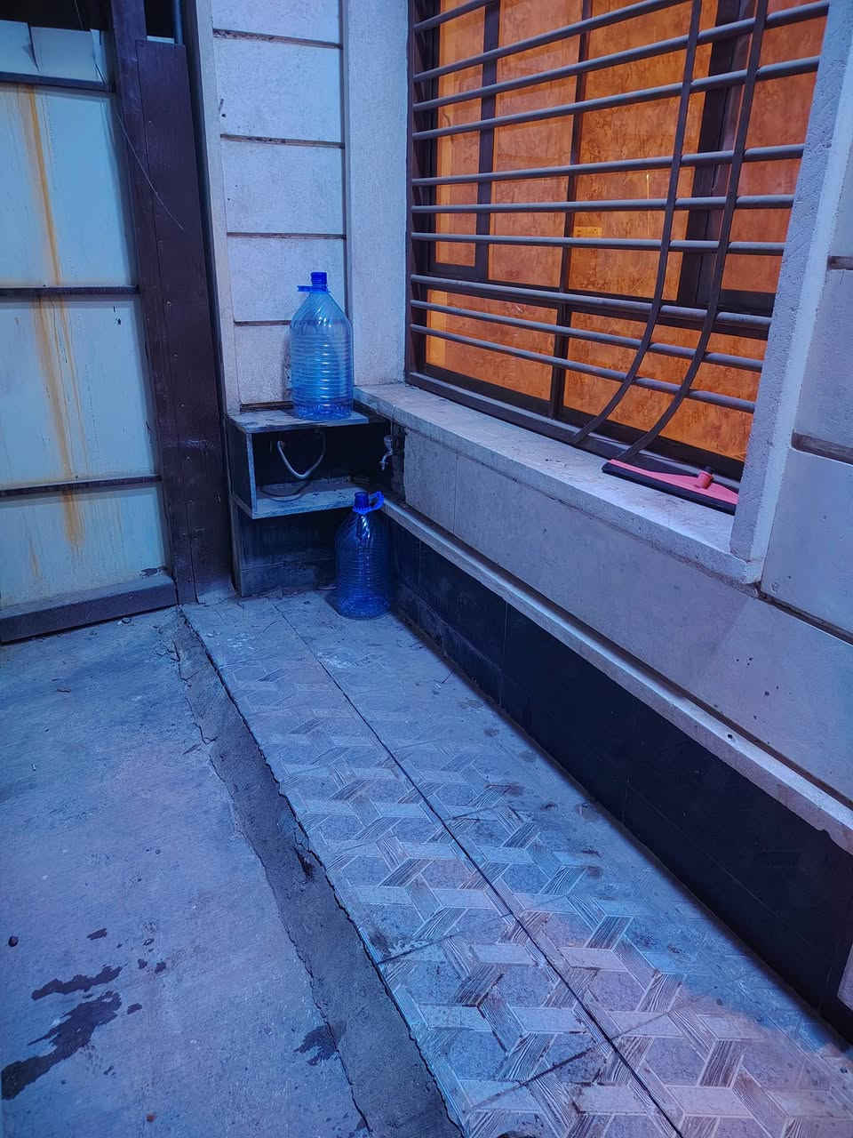 بيت للإيجار
موقع البيت بالسيدية منطقة تبوك منطقة هادئة جدآ

مساحة البيت 50 متر

غرفتين نوم وحدة من عندهن سويت

استقبال بالدخول مطبخ صحيات +  السطح بي مخزن جبير 

للاستفسار الاتصال على الرقم
*********** ☎️ ***********
