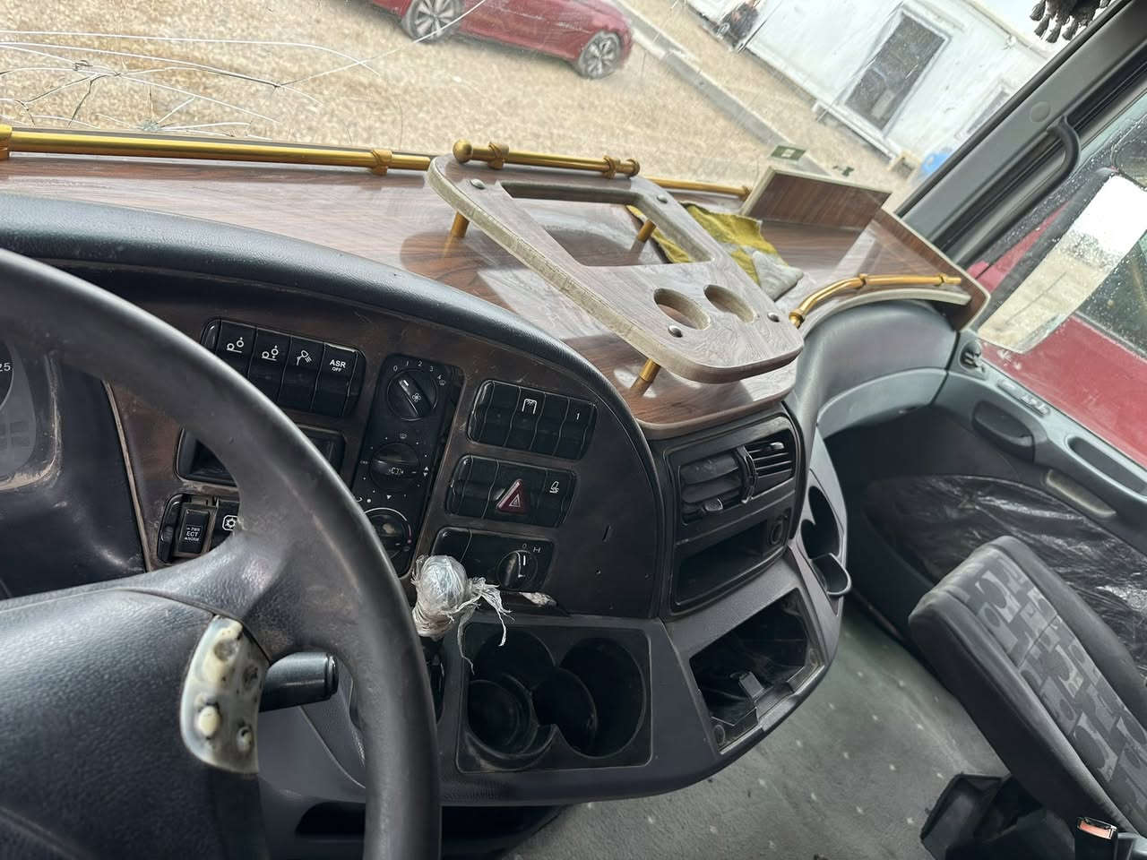 للبيع كتروز ٢٠٠٦ الحجم ٢٥/٤٦رقم صلاح الدين بدون ضباره محرك مجفت بعده علا سحك سياره جاهزه سعر 210 ***********
