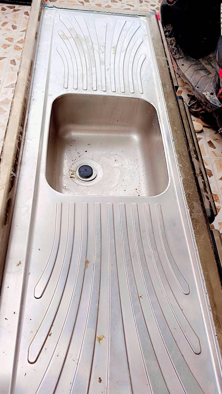 كاونتر تسكام ثلاث قطع خمس امتار ونص جدا نظيف وثكيل مكان حله رقم***********
