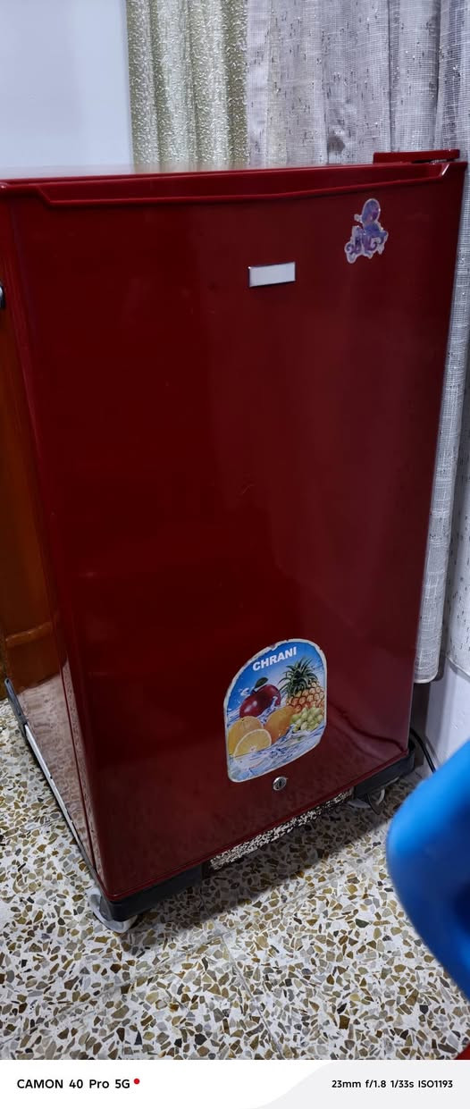 السلام وعليكم ثلاجه غرفه والله اخذتها جديد  وابني لعب بل  البكره وكامت ما تبرد وماعرف شنو صار بيها   اخذتها ٧٥ جديده قص


**إذا كنت صاحب هذا الإعلان وتريد حذفه لأي سبب، رجاءا أرسل رسالة إلى الدعم الفني**