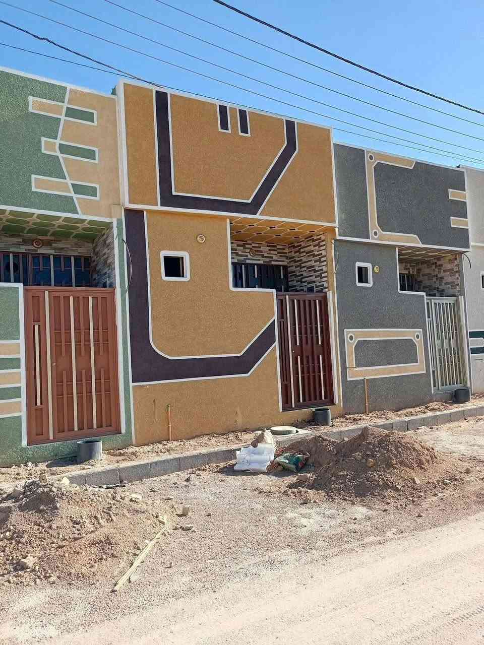 بالاقصاد بالاقصاد بالاقصاد.               مجموعه بيوت مساحه 50 متر طابق واحد جاهز للسكن بمجمع الابداع على طريق الرابط مجاور علوه المخضر خدمات كامله مي مجاري كهرباء تبليط طابو زراعيي قرار محكمه سند 25 للستفسار الاتصال على الرقم ***********. وتساب.
