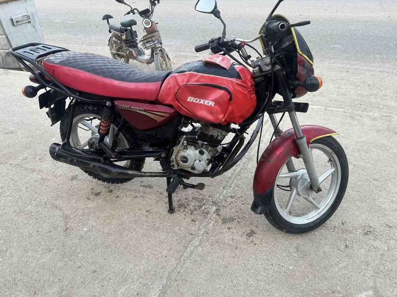 السلام عليكم بوكسر ١٨مرقم تحويل ثاني يوم مجفت بعدة ع سحك دراجة ناقصها باتري بس كاملة مكملة
السعر٩٥٠وبيها مجال لشراي
***********
