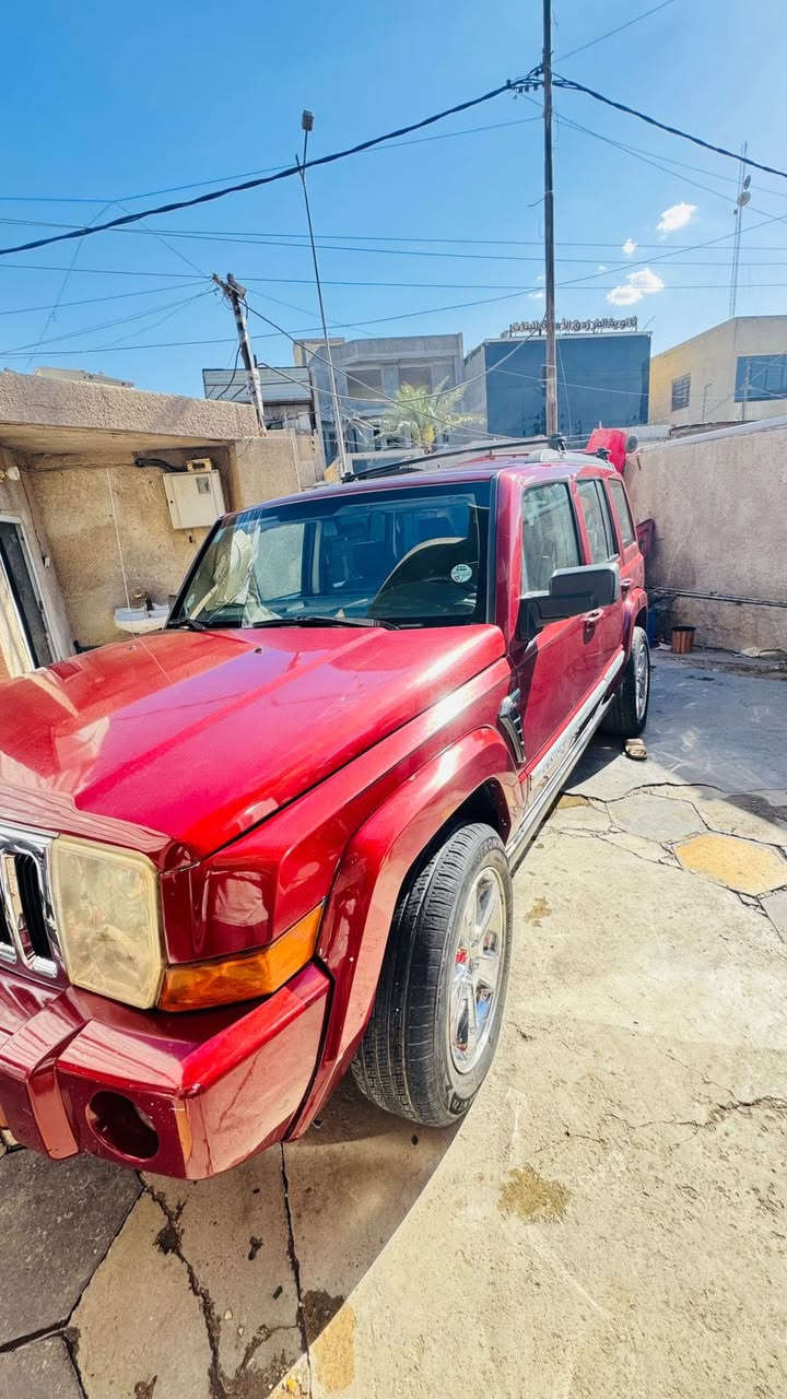 جيب كامندر موديل 2008 مكينه جديده 8 سلندر 4700 سياره جاهزه كهربائيات
وتبريد 3 قطع تخم تاير ويل كب كروم
 3 فتحات فول مواصفات 7 راكب
بيها منظومه غاز 
تحويل ثاني السياره بأسمي رقم بغداد انگليزي السياره بيها قطع صبغ اعتبرها مصبوغه حزام بدون حاث
السعر 95 وبيها مجال حگ الجيه 
مكان السياره بغداد الكماليه 
رقم الهاتف ***********
