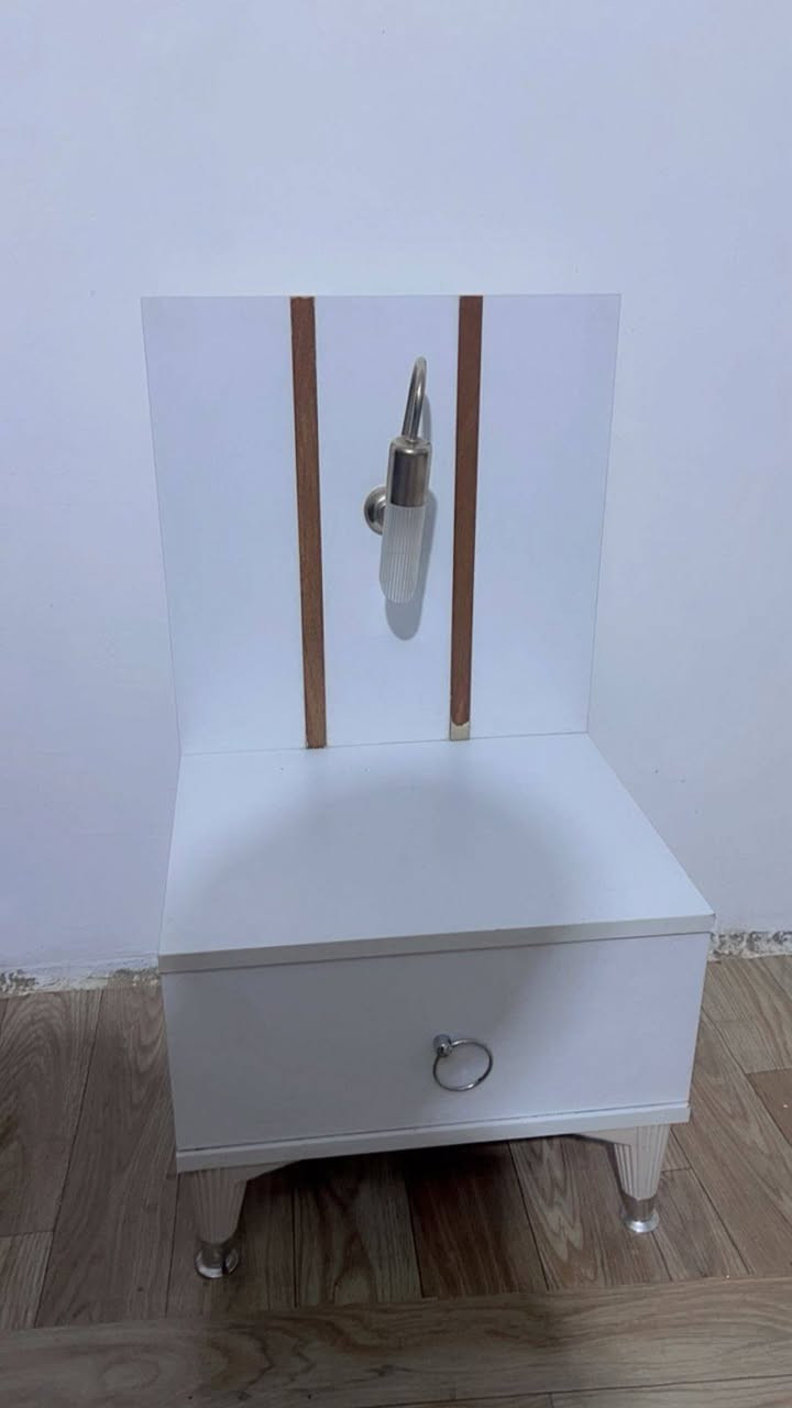 غرفه نضيفه 5 قطع
ضررها الفايبره فقط 
سعرها 250 سعر ثابت
***********
تواصل واتساب
