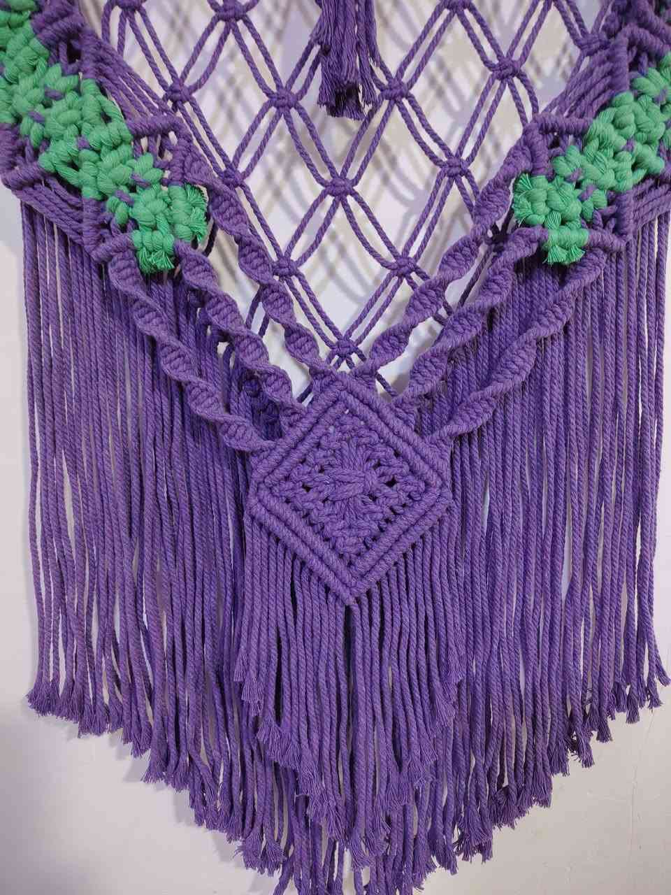 قطعة فنية مصنوعة يدويًا بعناية وجودة عالية، تضيف الدفء والشخصية لأي مكان.
تجمع بين اللونين الأرجواني والأخضر بتناسق جميل، وتتميز بعقد المكرمية المعقدة والزهرة البارزة على قطعة خشبية طبيعية.
مصنوعة من خيوط المكرمية القطنية عالية الجودة.
مثالية لتعليقها في غرفة المعيشة، غرفة النوم، أو حتى في الأماكن التجارية والمناسبات الخاصة.
وهي خيار رائع كهدية مميزة وفريد للأصدقاء والعائلة.
تتوفر بقطعة واحدة مميزة،
 للطلب والتواصل ***********
A meticulously handcrafted piece of art, this high-quality ornament adds warmth and personality to any space.

Beautifully blending purple and green, it features intricate macrame knots and a raised flower on a natural wood base.

Made from high-quality cotton macrame cord.

Perfect for hanging in the living room, bedroom, or even in commercial spaces and for special occasions.

It makes a wonderful and unique gift for friends and family.

Available as a single, distinctive piece.

To order, please contact ***********
#art #fyp #handmade #makrome #iraq #baghdad #erbil
