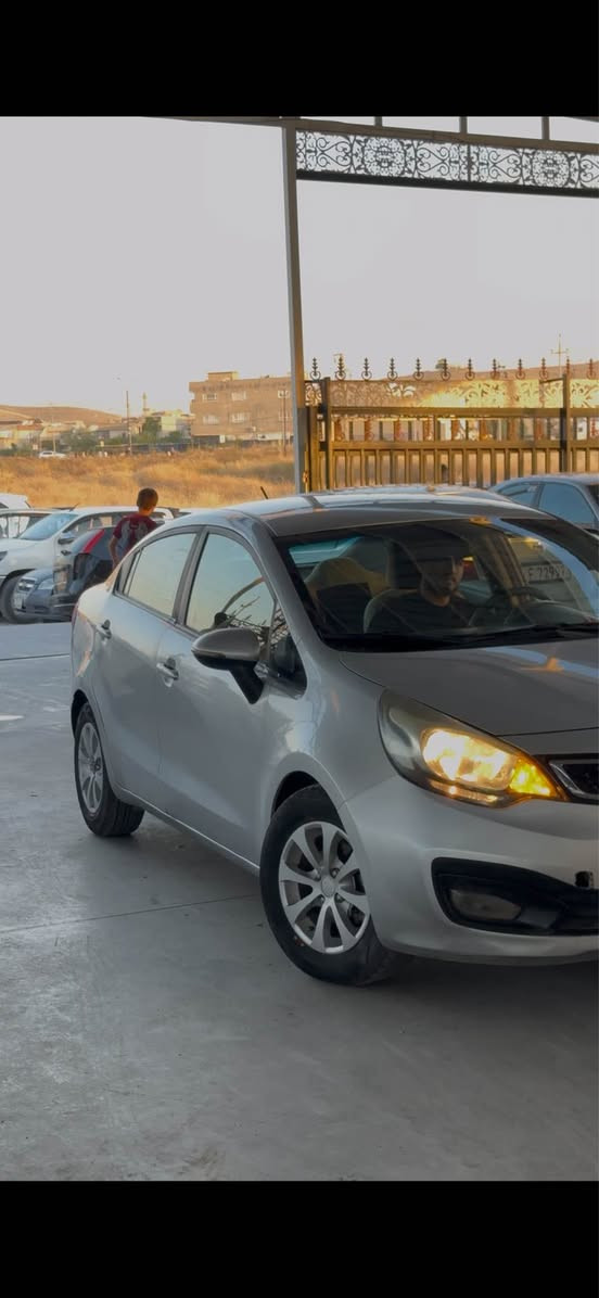 كيا ريو ٢٠١٢ توماتيك
سياره  ابيع  بخ عام جماليه بدون ضربه
رقم وسنويه جديد تحويل و غرامات شرط
سياره مابيها اي نقص لا حداديه ولا كهربائيه
سعر (( ٦٨ )) $$ بلاش
مكان سياره قضاء برده ره ش // دهوك
رقم تلفون (( ***********)) واتساب اكر, نينوى
