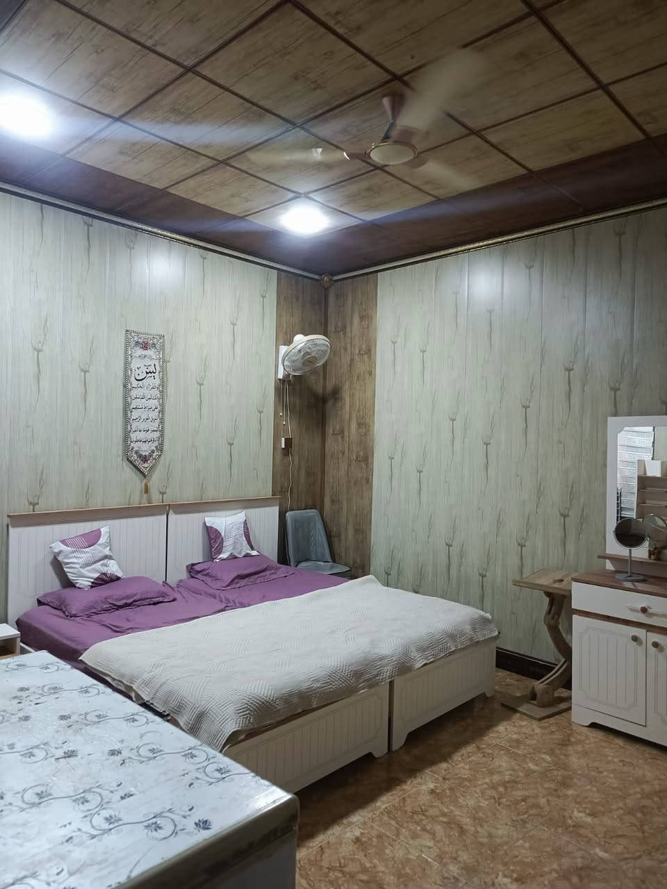 منزل في حي المهندسين ٢٠٠ متر طابقين ٥ غرف منام الطابق الاول بلوك والطابق الثاني  سعر ٣٣٠ وبي مجال للاستفسار ***********
