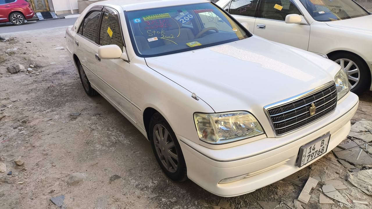 السلام عليكم ملكات عدد اثنين كفاله من الصبغ عراق ويابان ومن الزلغ سيارت دخول جديد مزاد دوله شرط التحويل وحده مرقمه وحده مستلم سنويه وصل ارقام بس تسلم الوصل تستلم لوحات ارقام وحده صدفيه لون واحد 3 دكم محوره تحوير درجه اولى وسام المالكي والدشبول عارف العيساوي وسعره 175 $ والثانيه محزمه لون خضراوي هم 3 دكم تحوير امارات هم حلو تحويره  سعره 170$ سيارات جدد لوك الاتصال على الرقم ***********
