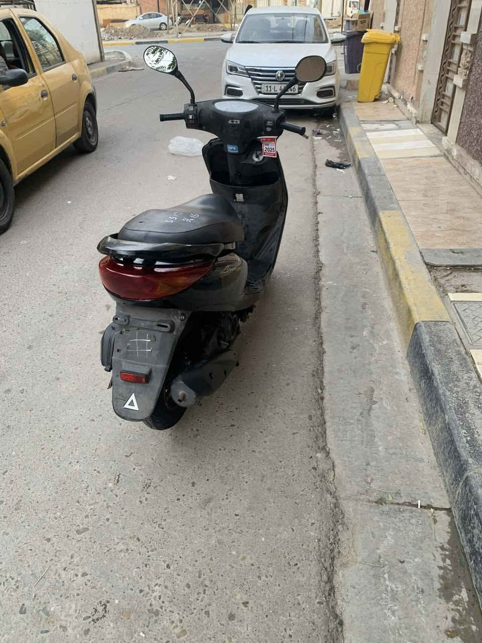 بريز جديده لوك ختم واحد مكينه خرسه اذا تسمع صوتهه لتاخذهه جيب فيتر وتعال افحص تايرات دبلات جديده العنوان الشعب ***********
