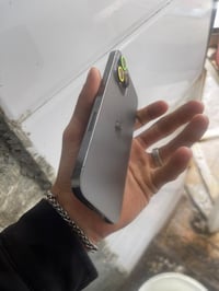 12برو ماكس ذاكره 256جهاز نظيف ومامفتوح بلادي بطاريه 77جهاز حلو مآبي اي...