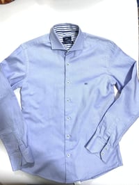 قميص • مقاس M • صنع إسباني