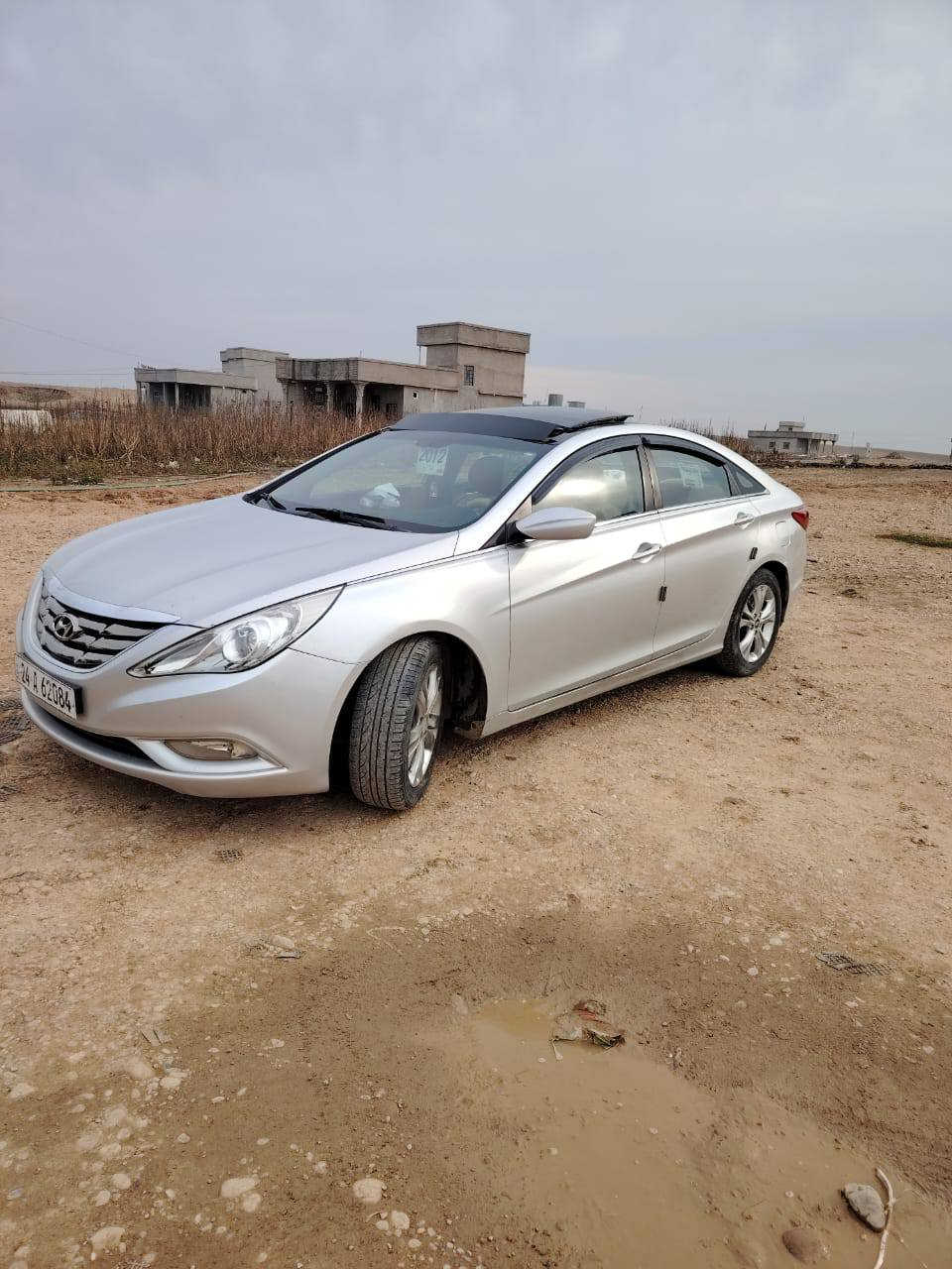 السلام عليكم سوناتا 2011مضلع فول مواصفات 1/1 عدا البصمه  للبيع ومراوس بسياره حمل
السياره بيها ضرر ثلاث قطع  تبديل اصلي 
جاملغ امامي وباب خلفي وبونيد بدون دواخل
السياره رقم ادهوك باسم اخوي شرط الوكاله والتحويل 
. محرك 2400دوش المرغوب
. محرك وكير شرط
. تبريد تدفئه شرط
. كهربائيات كلها شغاله
. حساسات خلفي 
. تحكمات استيرن
. مري شفط
. بانوراما  سياره كلشي بيها جاهز ما تصرف عليها ربع
مكان السياره /ناحية القياره/قرية العوسجه 
رقم المبايل ***********
سعر السياره 110 وبيها مجال
