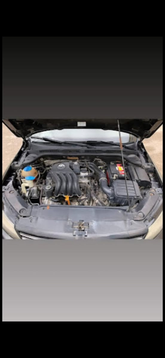 السياره ع ايدي من ٢٠١٤
فولكسفاجن جيتا ٢٠١٢ ماشيه ٩٣ الف امريكي كلين بدون حادث فقط سرقه لايتات فقط فقط  كفاله عامه من ضربه وفتح وتبديل 
بيه رش قطعتين فقط بدون معجون وبدون دكه جاكوج فقط رش اثر شخط 

كير محرك جدد 
صدر امامي خلفي جديد 
تخم تاير جديد 
حساس خلفي 
لايت زنون 
ضفيره وكهربائيات بشرط ممدوده ايد بيهه 
تبريد ثلج 
ويل كب بلاد 
حته كتلوكاتهه وياهه

مود درايف مكينه ٢٠٠٠ تنفس طبيعي المرغوب بدون توربو.. 

 بيها صبغ بابيتين جهة السايق رش فقط بشرط

جاهزه ومناقصها اي شي رقمها بغداد  انكليزي تحويل مباشر مكان السياره بغداد المنصور او بغدادالجديده  سياره نضيفه جداً حك للاستفسار ***********
