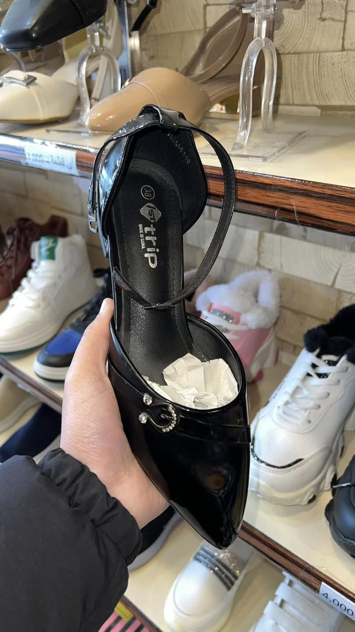 عرض خاصصص❤️‍🔥❤️‍🔥

قطع اخيرة ، حذاء كعب باكثر من موديل✨

السعر السابق 15 الف السعر الحالي 7 الف فقطط🫰🏼😍


**إذا كنت صاحب هذا الإعلان وتريد حذفه لأي سبب، رجاءا أرسل رسالة إلى الدعم الفني**