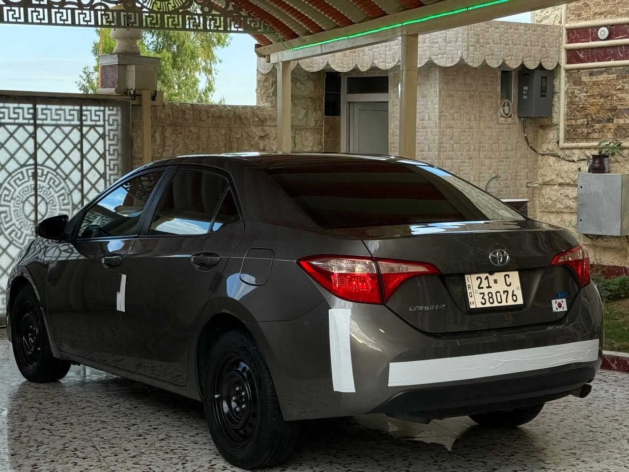 السلام عليكم 
TOYOTAكورلا2018لونً مميز جكليتي مواصفاتLE ماشيه66الف ميل
استخدام شخصي من شحن على أيد وحدا 
رقم السليمانية إنكليزي الجديد بسمي ضرر السياره قطعتين بونيد مبدل جاملغ السكن نفسه مصلح بدون قطره دواخل شاصي بطانه قاعدا دبل مكفول السونار كدامك بالمنشور اضافه رقم شاصي كدامك 
2T1BURHE6JCO61913548🌌مواصفات 
محرك1800المرغوب محرك كير وضع شركه برغي مامفتوح تبريد ويه السويج ثلج ❄️ شاشه كبير كامرا داخل الشاشه 
الداخل لونين سقف رصاصي الدشبول اسود لايتات عالي ناصي ثلجي كشنات جلد تبريد بيانو ستيرن تحكمات جهتين  رادار حجر صلنصه كله بلاد صدر امامي خلفي جديد تخم تاير جديد سياره مابيها نقص ألف دينار باقي التفاصيل على الاتصال   ***********.    ولسعر 133 مجال حك جيه.
